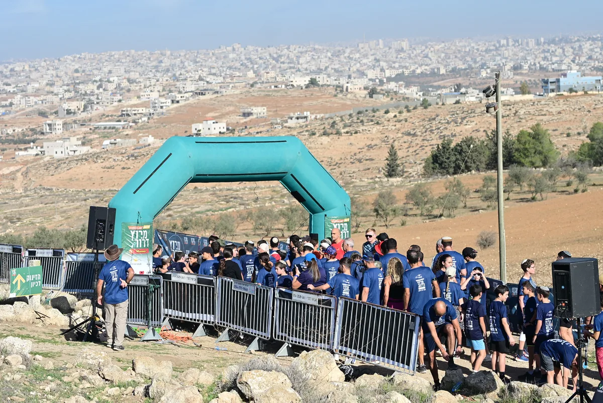 ES-Dror_Run-25-1225